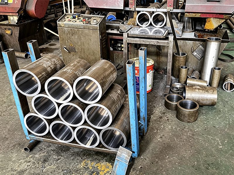 Honed seamless steel tube for hydraulic cylinder, factory storage rack of precision inner bore tubing