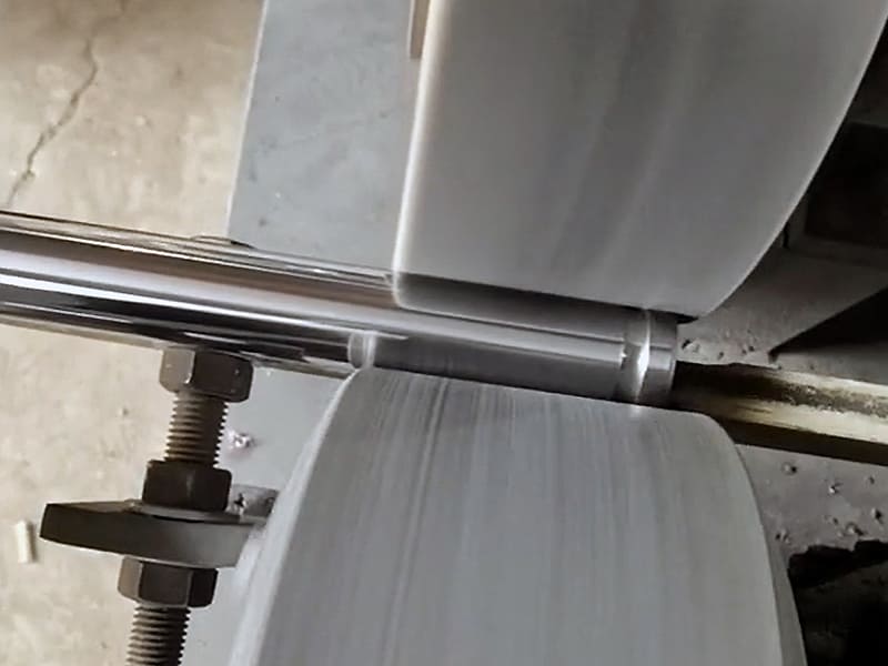 Polishing machine grinding hydraulic cylinder chrome piston rod surface