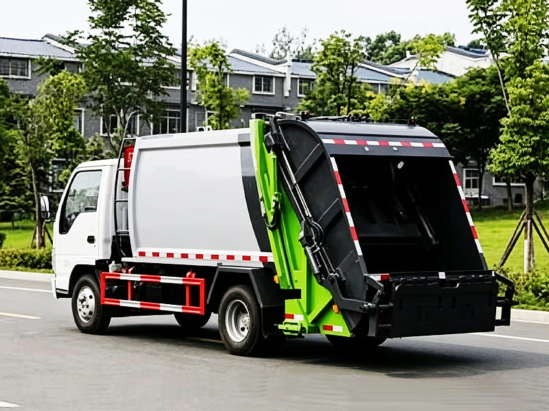 Refuse compression truck driven by hydraulic cylinder for municipal sanitation