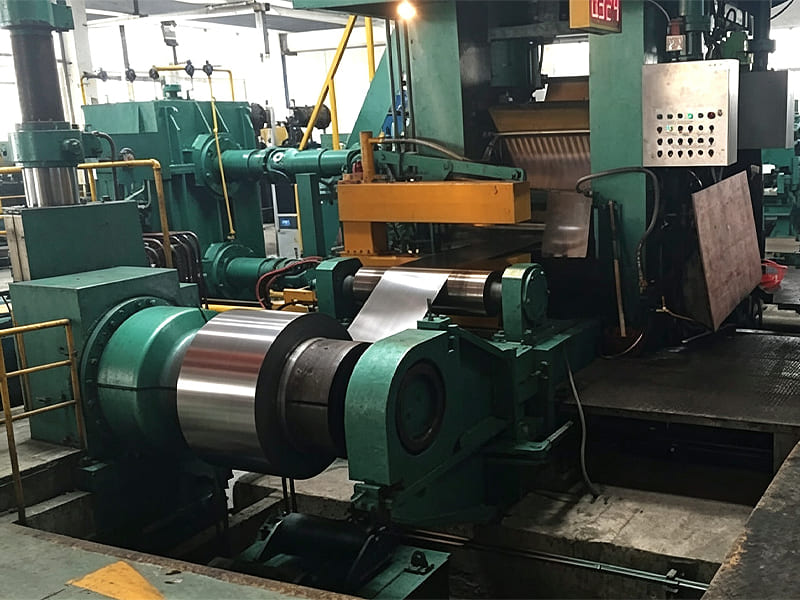 Heavy‑duty aluminum coil rolling mill in factory workshop