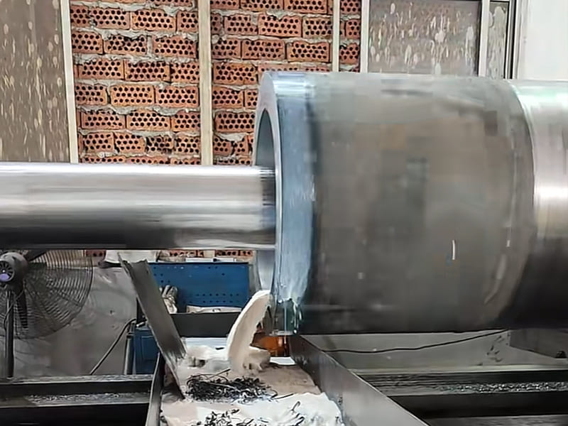 Lathe machining of heavy‑duty hydraulic cylinder tube