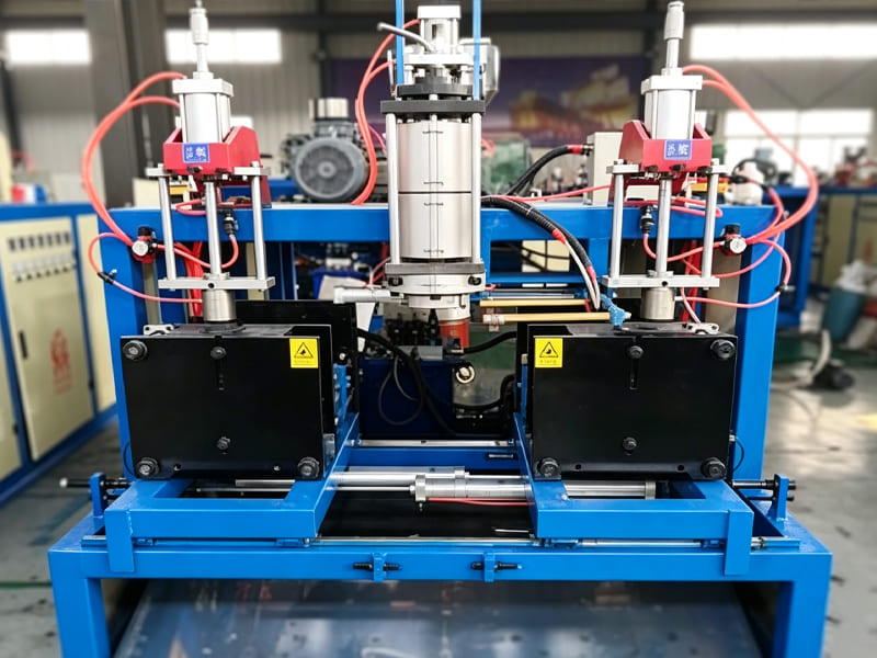 Dual‑station blow molding machine for plastic container production