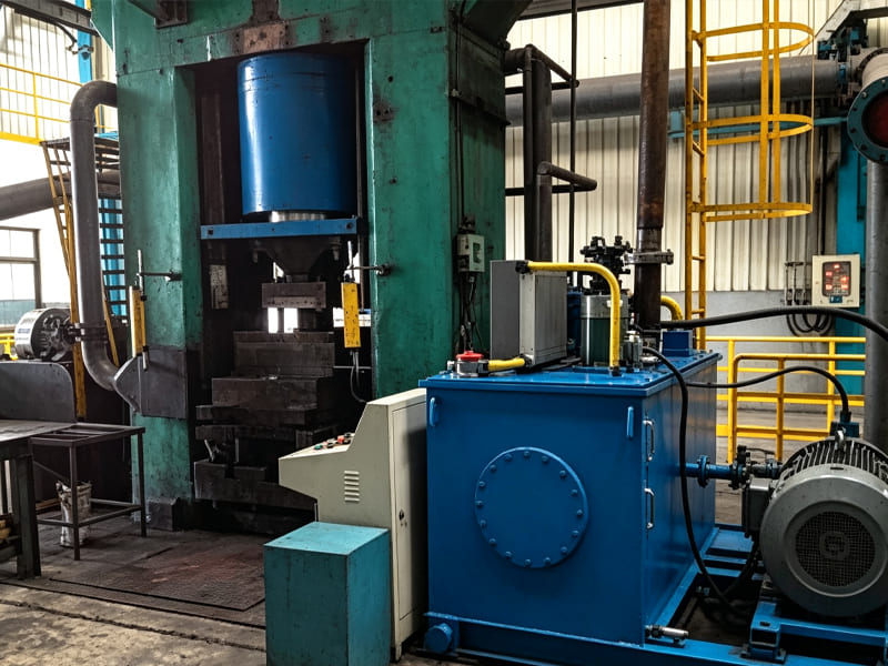 Heavy industrial forging hydraulic press matched with complete hydraulic power station