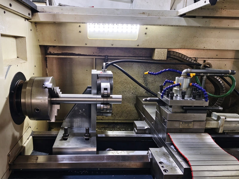 CNC lathe hydraulic fixture for shaft turning machining